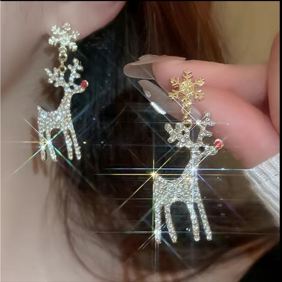 🎄 Gold Tone Sparkling Rudolph The Red Nosed Reindeer Earrings - Picture 8 of 13